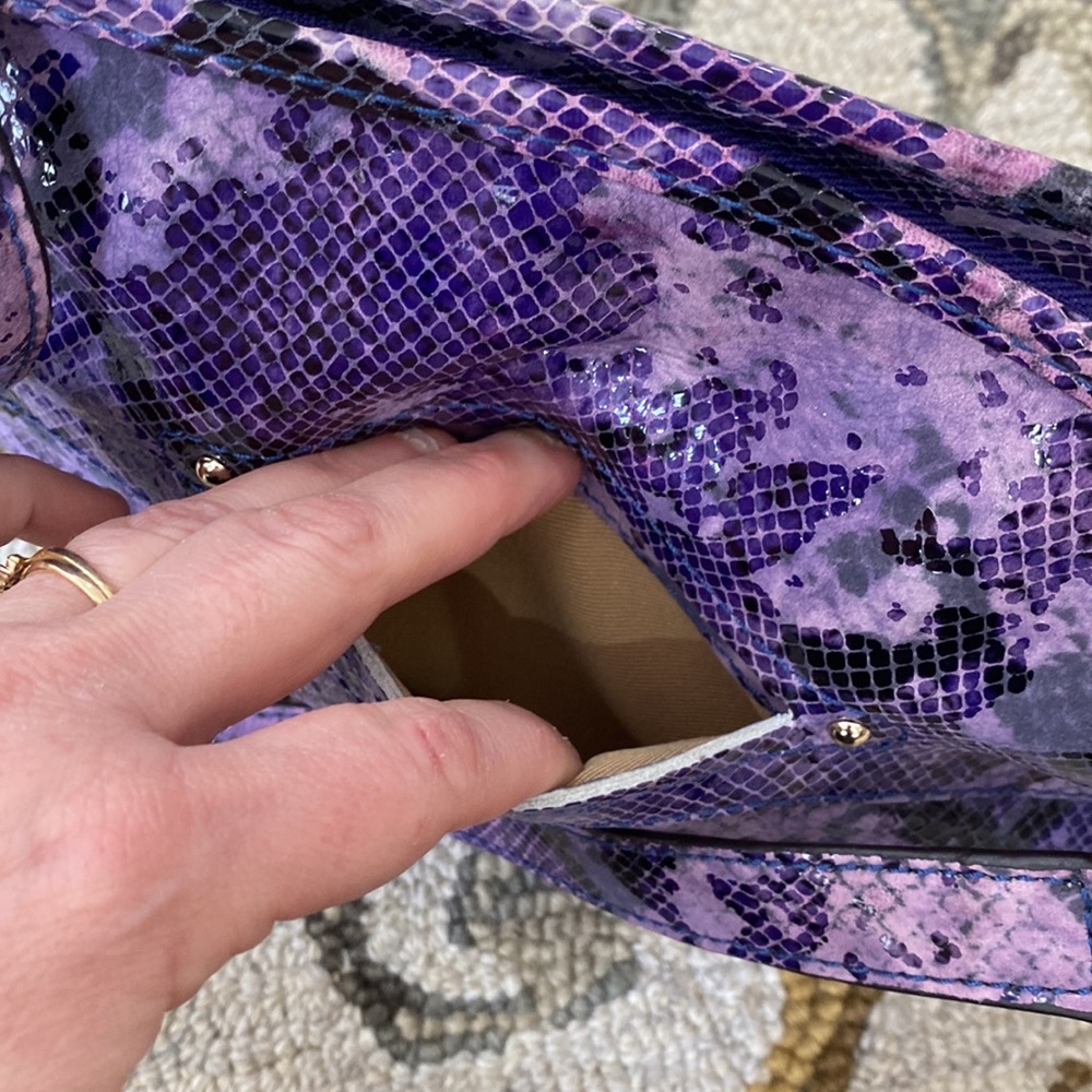 💕 B. Makowsky purple black snakeskin leather crossbody bag 💕 - Picture 9 of 14